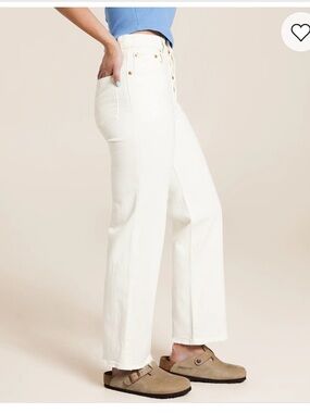 Levi's Ribcage Women’s White Jeans with Red Tab